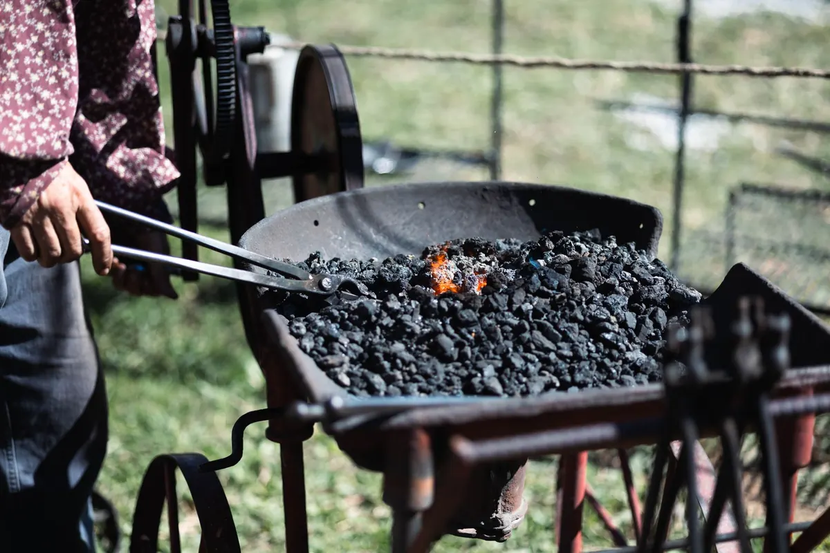 Blacksmithing coal, coke and charcoal: what to burn in your forge